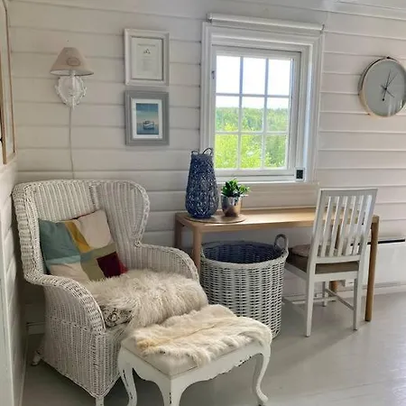 Holiday home Familievennlig Hytte Ved Populaert Badevann! Sandefjord