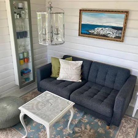 Holiday home Familievennlig Hytte Ved Populaert Badevann! *